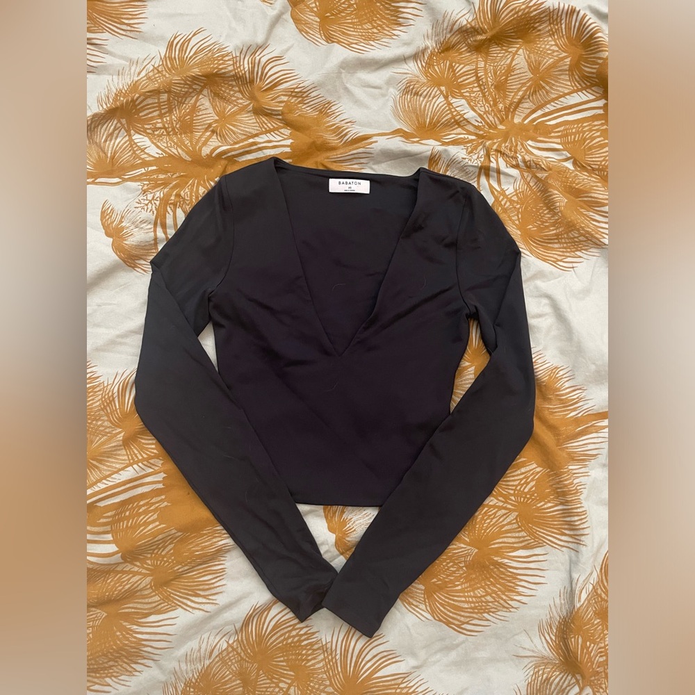 Babaton contour v neck longsleeve xs